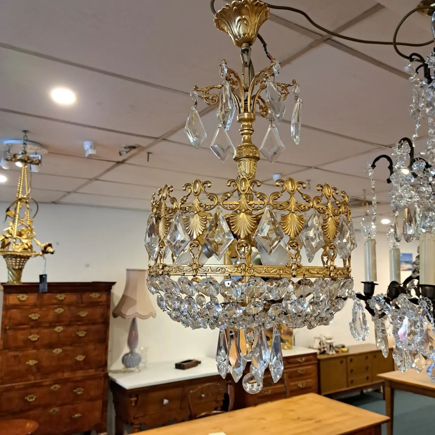 Crystal and gilt Chandelier. Town and Country Antiques