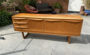 Mid Century Modern Teak Sideboard. 3 x Doors and 3 X Drawers. Town and Country Antiques