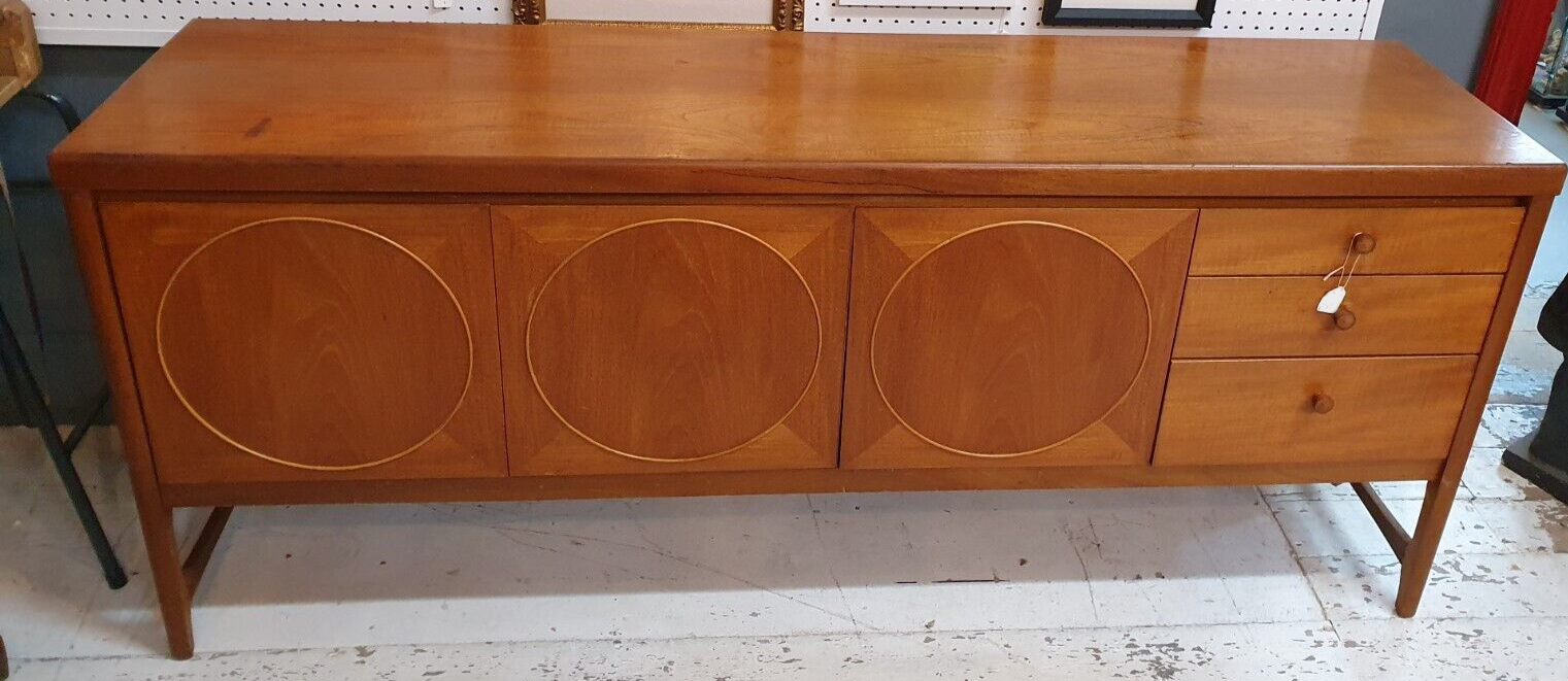 Nathan Circles Mid century moderen in teak. Town and Country Antiques